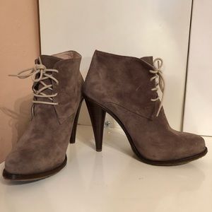 OPENING CEREMONY Grey Suede Lace up Ankle Boots Cone Wood Heel Y2K